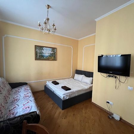 Central House Lviv Exterior photo